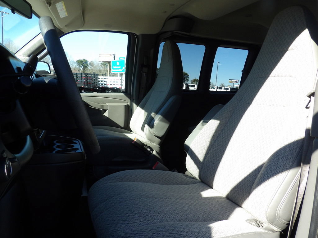 Used 2021 Chevrolet Express 3500 LT w/ LT Preferred Equipment Group RWD image 16