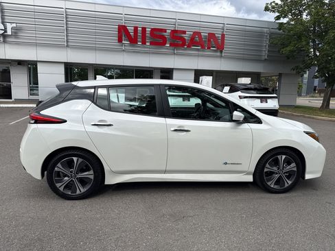 Used 2019 Nissan Leaf SV FWD image 10