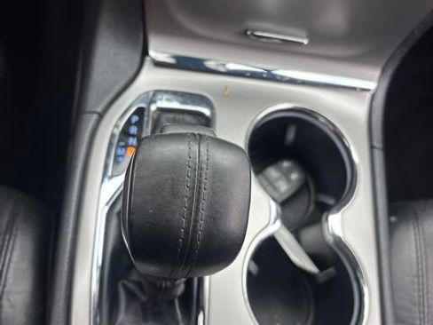 Used 2017 Jeep Grand Cherokee Altitude AWD/4WD image 13