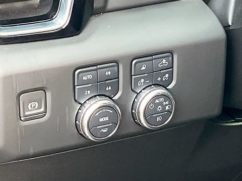 Used 2024 GMC Sierra 1500 Denali Ultimate AWD/4WD image 10