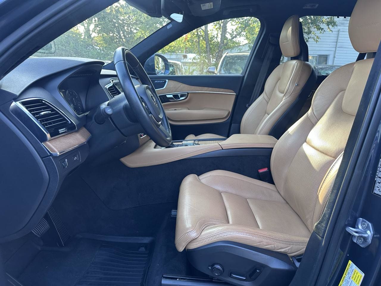 Used 2018 Volvo XC90 T6 Inscription w/ Luxury Package AWD/4WD image 11