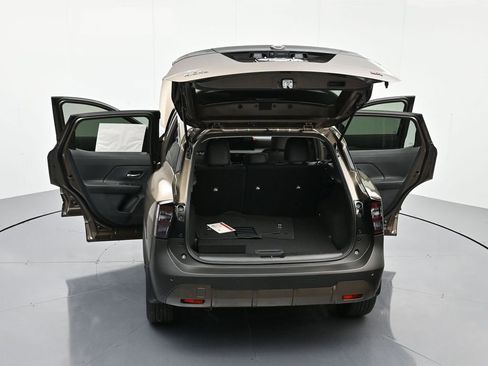 New 2026 Nissan Kicks SR image 45