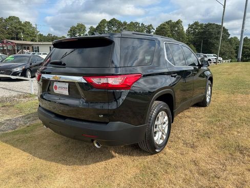 Used 2021 Chevrolet Traverse LT FWD image 3