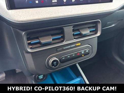 New 2025 Ford Maverick XLT image 16