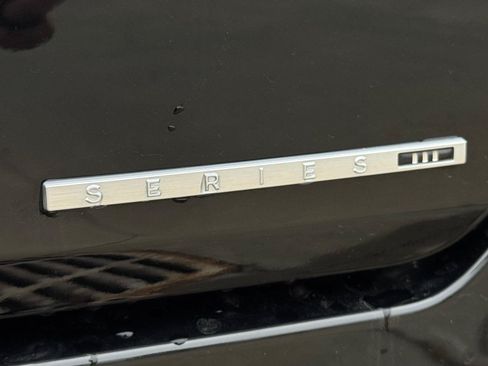 Used 2023 Jeep Wagoneer Series III w/ Premium Group I RWD image 14