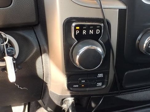 Used 2018 RAM 1500 Classic SLT AWD/4WD image 14