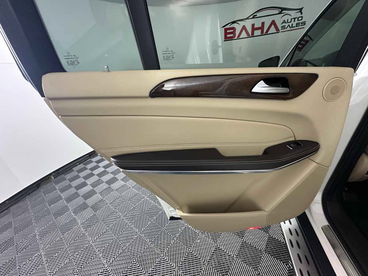 Used 2019 Mercedes-Benz GLS 550 4MATIC w/ Driver Assistance Package image 17