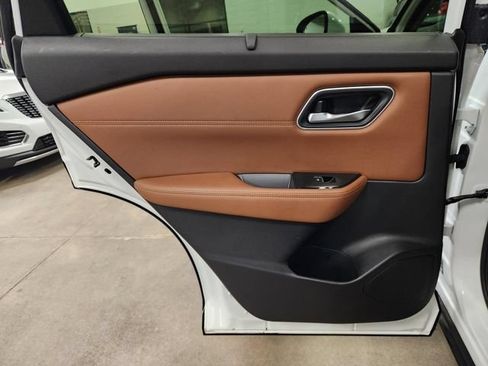 Used 2024 Nissan Rogue Platinum w/ Platinum Premium Package AWD/4WD image 25