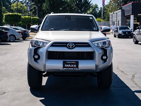 Used 2021 Toyota 4Runner SR5 AWD/4WD image 3