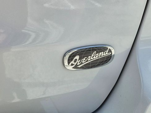 Used 2021 Jeep Grand Cherokee Overland RWD image 12