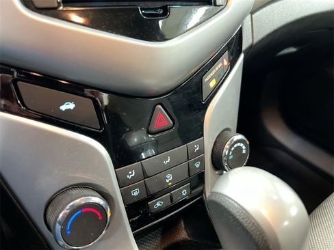 Used 2015 Chevrolet Cruze LS image 16