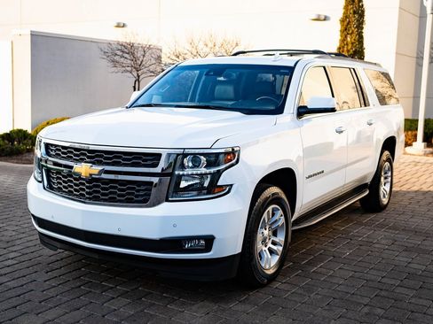 Used 2019 Chevrolet Suburban LT image 1