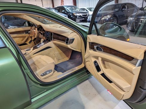 Used 2011 Porsche Panamera 4S image 27