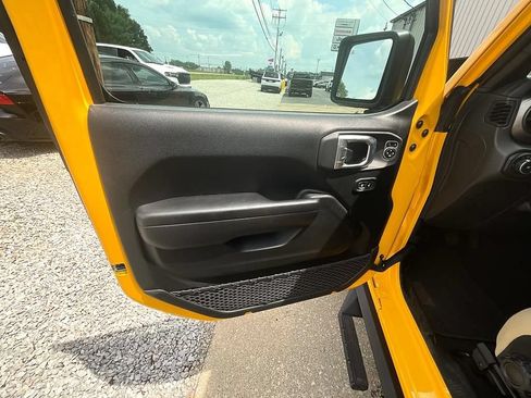 Used 2021 Jeep Wrangler Sport AWD/4WD image 12