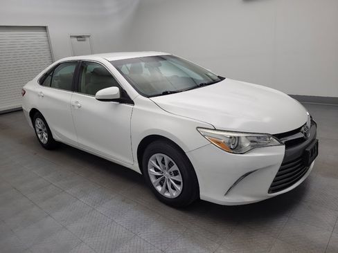 Used 2015 Toyota Camry LE image 11