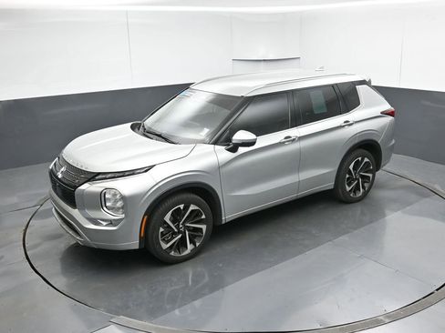 Used 2023 Mitsubishi Outlander SEL image 51