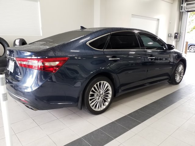 Used 2018 Toyota Avalon Limited FWD image 19