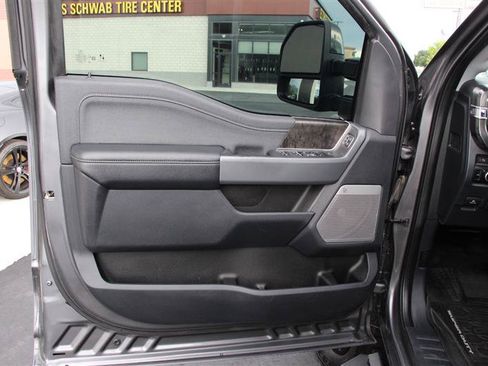 Used 2023 Ford F350 Lariat w/ Lariat Ultimate Package AWD/4WD image 23
