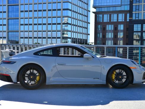 Certified 2024 Porsche 911 Carrera GTS image 8