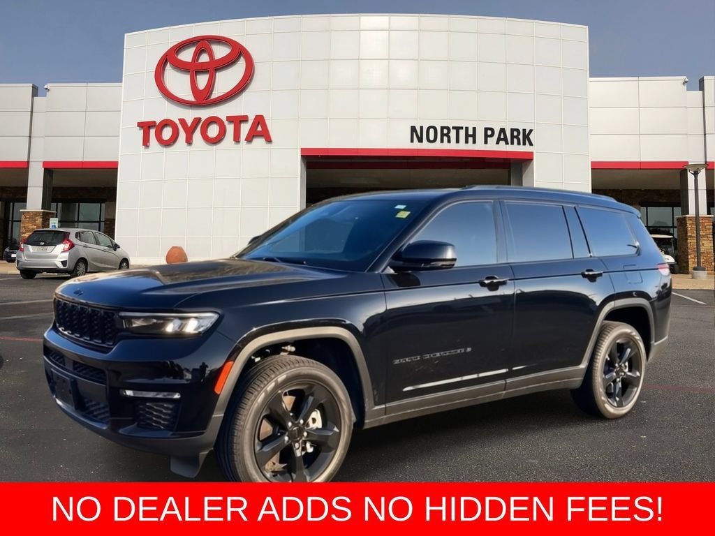 Used 2025 Jeep Grand Cherokee L Limited w/ Black Appearance Package AWD/4WD image 1