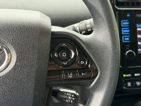 Used 2019 Toyota Prius LE AWD/4WD image 17