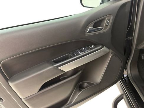 Used 2022 Chevrolet Colorado LT w/ Redline Special Edition image 13