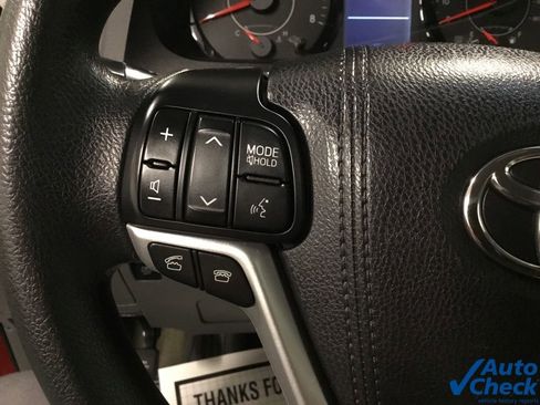 Used 2017 Toyota Sienna LE image 44