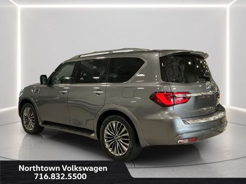 Used 2020 INFINITI QX80 Luxe w/ Sensory Package AWD/4WD image 3