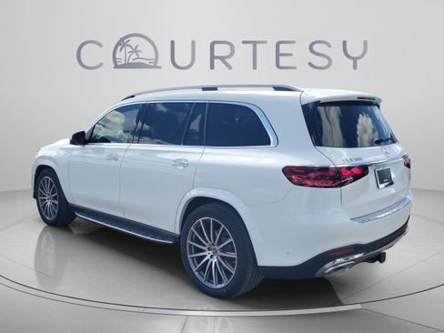 Certified 2026 Mercedes-Benz GLS 580 4MATIC image 4