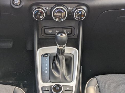 New 2025 Hyundai Venue Limited image 19