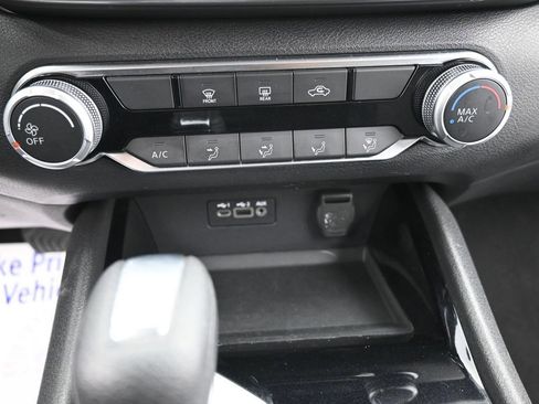 Used 2024 Nissan Altima 2.5 SV image 13