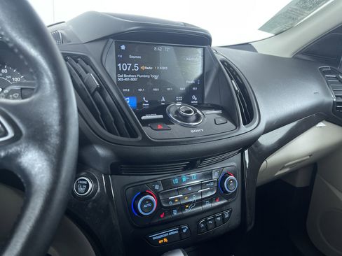 Used 2019 Ford Escape Titanium image 18