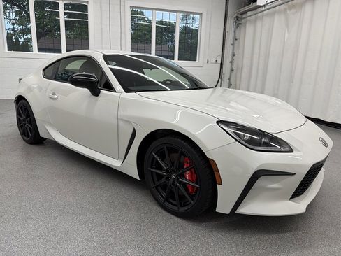Used 2024 Toyota GR86 Premium w/ Performance Package RWD image 3