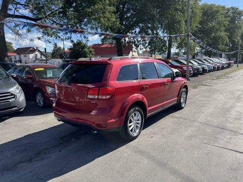 Used 2017 Dodge Journey SXT w/ Comfort/Convenience Group AWD/4WD image 4