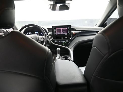 Used 2024 Toyota Camry SE FWD image 13