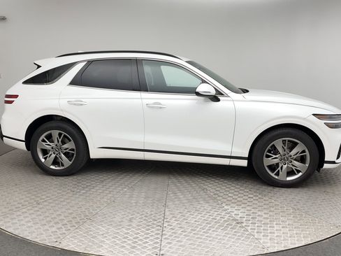 Certified 2024 Genesis GV70 3.5T Sport image 9