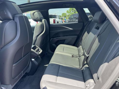 Used 2025 Cadillac Lyriq Sport AWD/4WD image 9