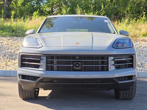 Certified 2026 Porsche Cayenne AWD/4WD image 10