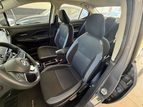 Used 2025 Nissan Versa SV FWD image 34