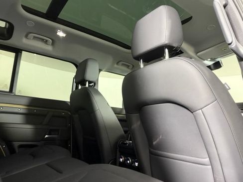 Certified 2025 Land Rover Defender 110 S AWD/4WD image 30