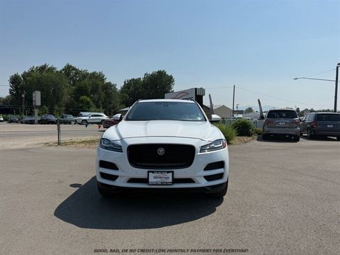 Used 2017 Jaguar F-PACE Prestige AWD/4WD image 2