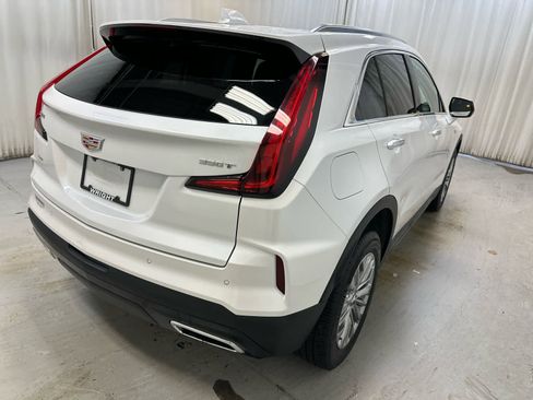 Used 2024 Cadillac XT4 Premium Luxury image 11