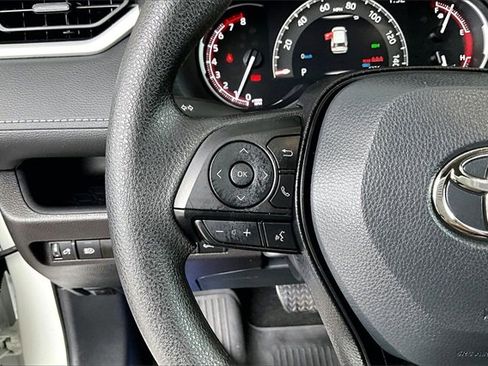 Used 2025 Toyota RAV4 XLE image 10