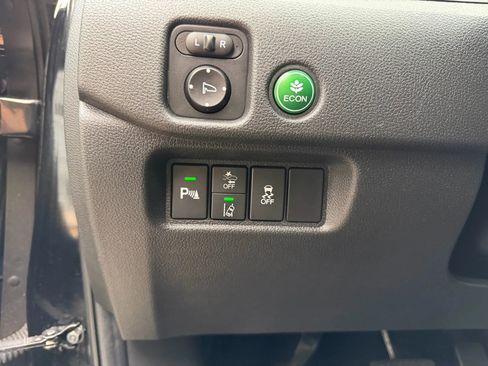 Used 2020 Honda Pilot Touring image 40