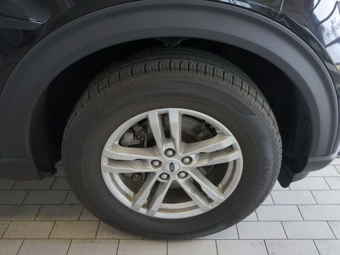 Used 2023 Ford Explorer XLT w/ Equipment Group 202A image 16