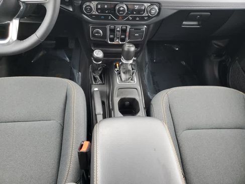 Used 2025 Jeep Wrangler Sahara w/ Safety Group image 22
