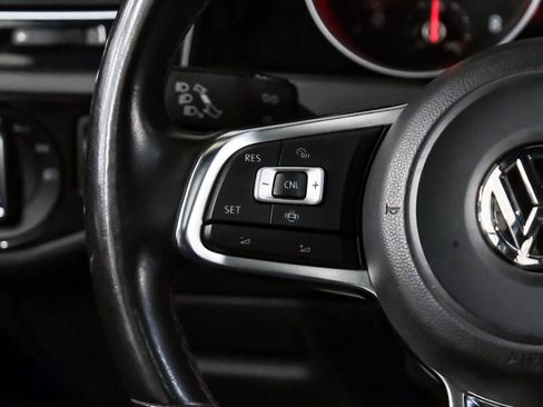 Used 2019 Volkswagen GTI SE FWD image 18