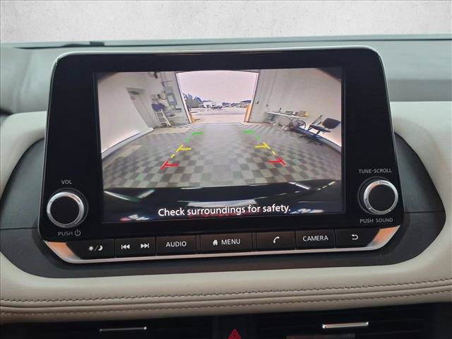 Used 2025 Nissan Rogue SV AWD/4WD image 14