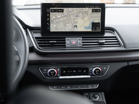 Certified 2025 Audi Q5 2.0T Premium Plus w/ Premium Plus Package image 14