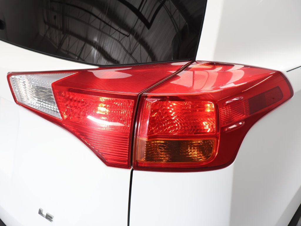 Used 2015 Toyota RAV4 LE FWD image 30